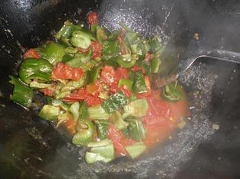 青椒西红柿炒鸡蛋的做法步骤9
