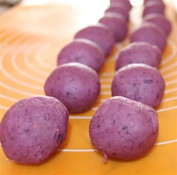 广式月饼-紫薯月饼的做法步骤5