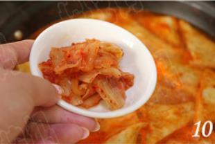 韩式辣年糕泡面火锅的做法步骤10