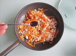 胡萝卜炒鸡丝的做法步骤9