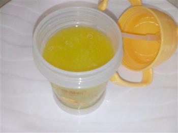 黄色西瓜汁的做法图解5