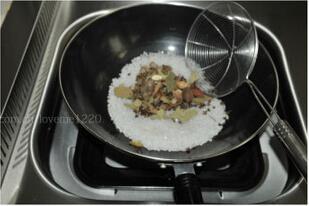 五香花生米的做法步骤4