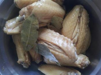 圆葱土豆烧鸡翅的做法步骤1