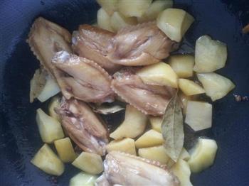圆葱土豆烧鸡翅的做法图解4