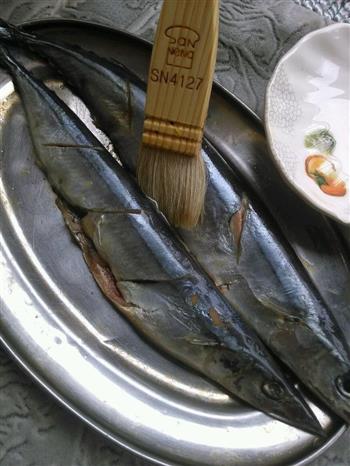 盐烤秋刀鱼的做法步骤2