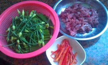 韭苔炒牛肉的做法步骤2