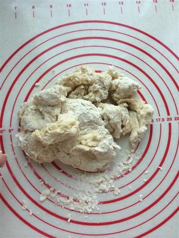 葱香香肠面包-热狗面包卷的做法步骤1