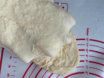 葱香香肠面包-热狗面包卷的做法图解3