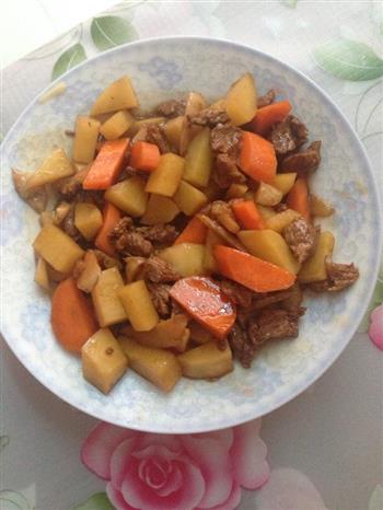 土豆胡萝卜牛腩饭的做法步骤3