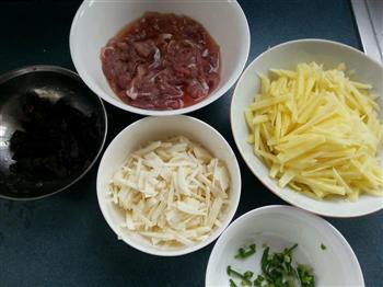 茭白土豆炒肉丝的做法步骤1