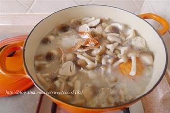 海蟹蘑菇菜泡饭的做法步骤7