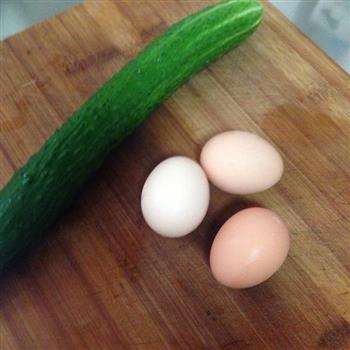 小清新-黄瓜炒鸡蛋的做法图解1