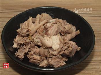 香菇焖鸡-将食材的美味发挥得淋漓尽致的做法步骤6