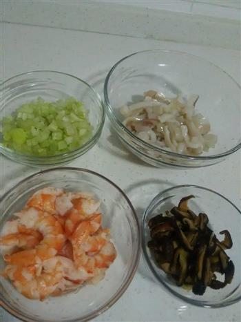 沙锅海鲜粥的做法步骤2