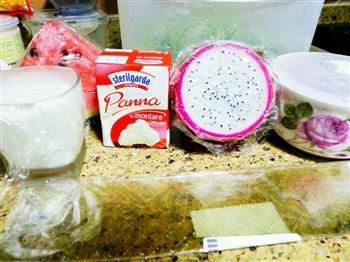 桑葚坚果酸奶慕斯蛋糕的做法步骤2