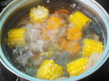 葫芦瓜玉米猪腱子汤的做法步骤4