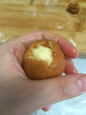 广式蛋黄莲蓉月饼的做法步骤18