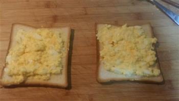 鸡蛋三明治的做法步骤3