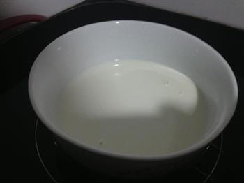 85度c椰丝牛奶小方块的做法步骤3