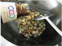 葱烧海参蒸豆腐的做法步骤4