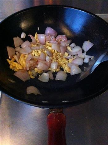 洋葱虾仁炒鸡蛋的做法步骤8