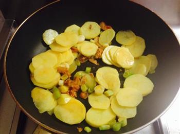 辣白菜土豆片的做法步骤4
