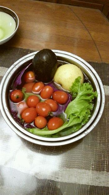 牛油果两吃-水果蔬菜沙拉+牛油果焗蛋的做法图解1