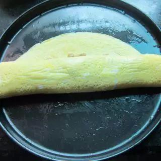 无油糯米蛋卷的做法步骤7