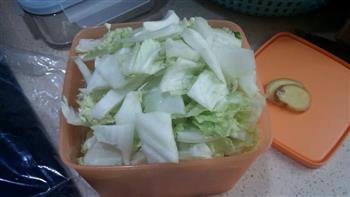 飞蟹炖白菜的做法步骤2