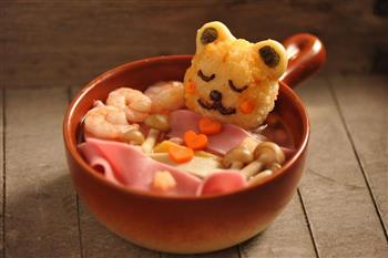 小熊洗澡彩色面条汤的做法步骤10