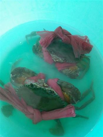 螃蟹冬瓜汤的做法步骤2