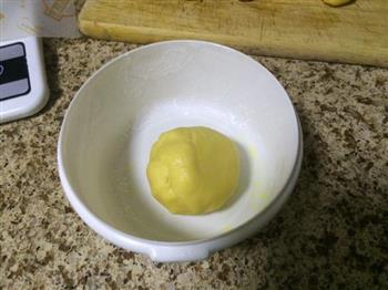 港式奶黄月饼的做法步骤5