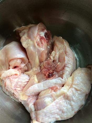 鸡腿肉炖元磨的做法步骤2