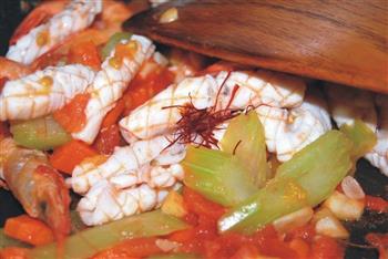 藏红花风味海鲜汤的做法步骤10