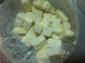 拔丝奶豆腐的做法步骤1