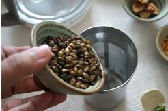 大麦山楂枣茶的做法步骤2