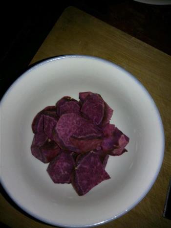 大米紫薯粥的做法步骤1