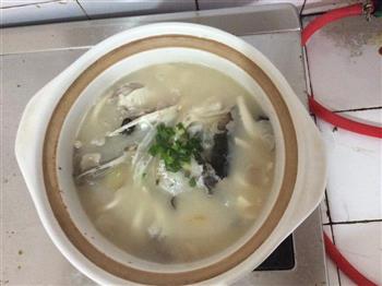 菌菇豆腐鱼头汤的做法步骤10