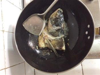 菌菇豆腐鱼头汤的做法步骤5