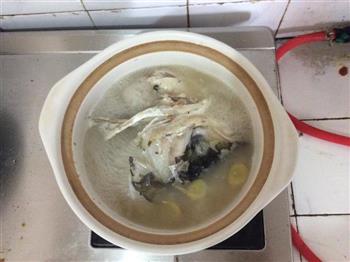 菌菇豆腐鱼头汤的做法步骤7