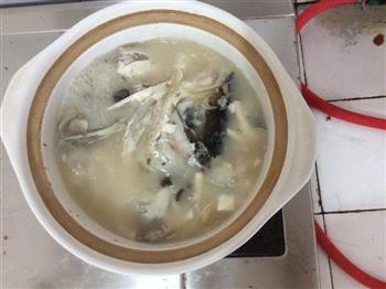 菌菇豆腐鱼头汤的做法步骤9