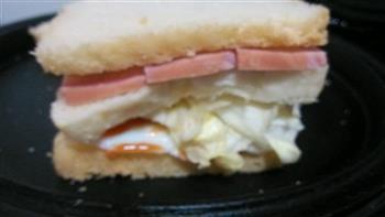 开学第二日，火腿三明治的做法图解3