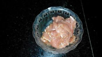 杏鲍菇炒肉片的做法步骤1