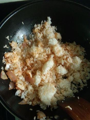 DIY核桃虾仁蛋炒饭的做法步骤5