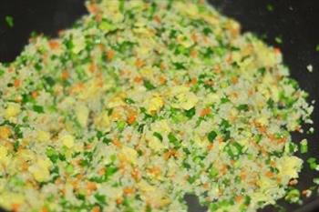 韭菜鸡蛋炒小米饭的做法步骤10