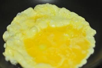 韭菜鸡蛋炒小米饭的做法步骤5
