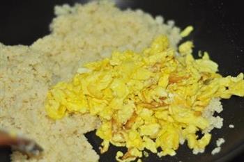 韭菜鸡蛋炒小米饭的做法步骤7