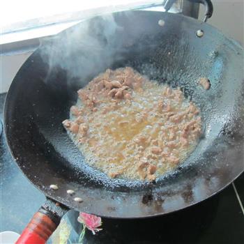 西芹洋葱炒牛肉的做法步骤4