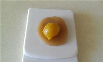 广式莲蓉蛋黄月饼的做法步骤7