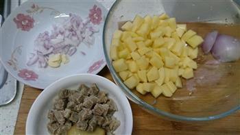 土豆牛肉的做法步骤2